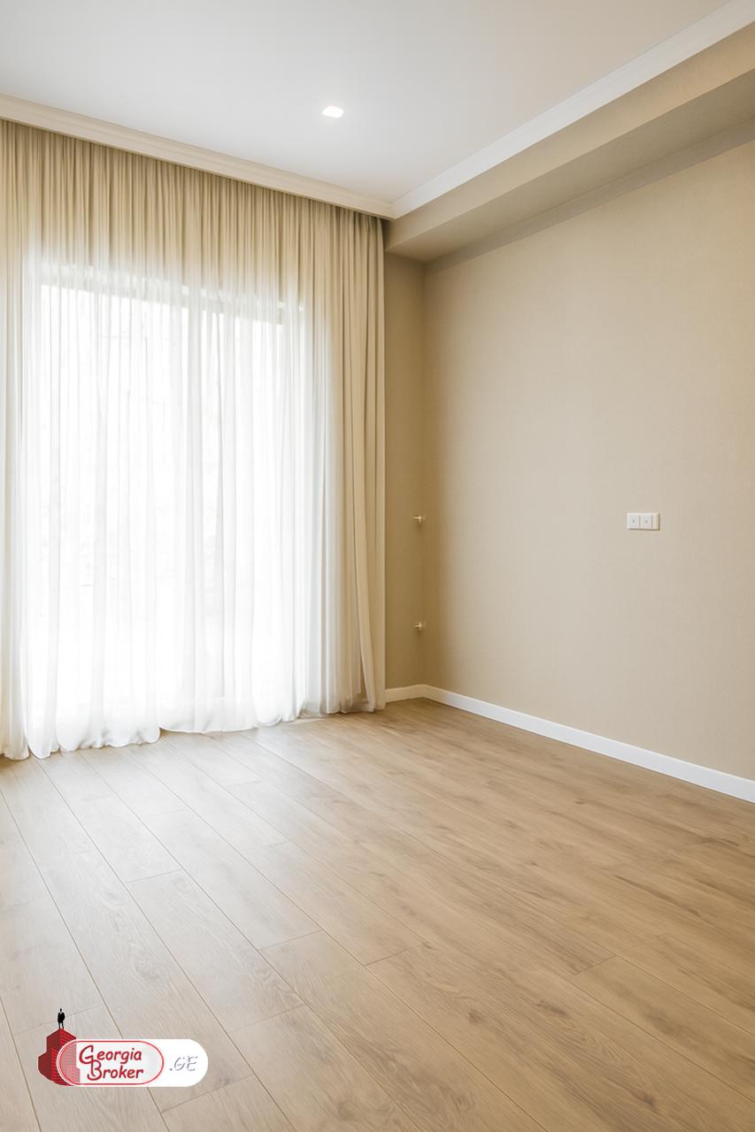 nearly repaired 3-room apartment for sale